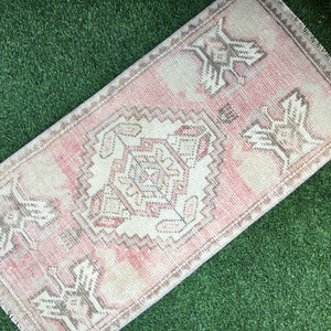 Vintage Distressed Turkish Oushak Rug, Rose Gold Beige Turkish Mat Rug , Small Area Rug, Bath Rug, Wall Hanging Rug 1’6”x2’11” Outdoor Mat