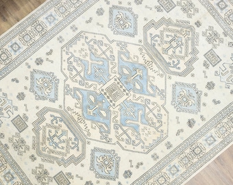 Vintage Turkish oversized rug - Oushak medallion pattern in cream, blue, beige - Hand-knotted 8x10.8 ft area carpet - Boho Home Decor - Gift