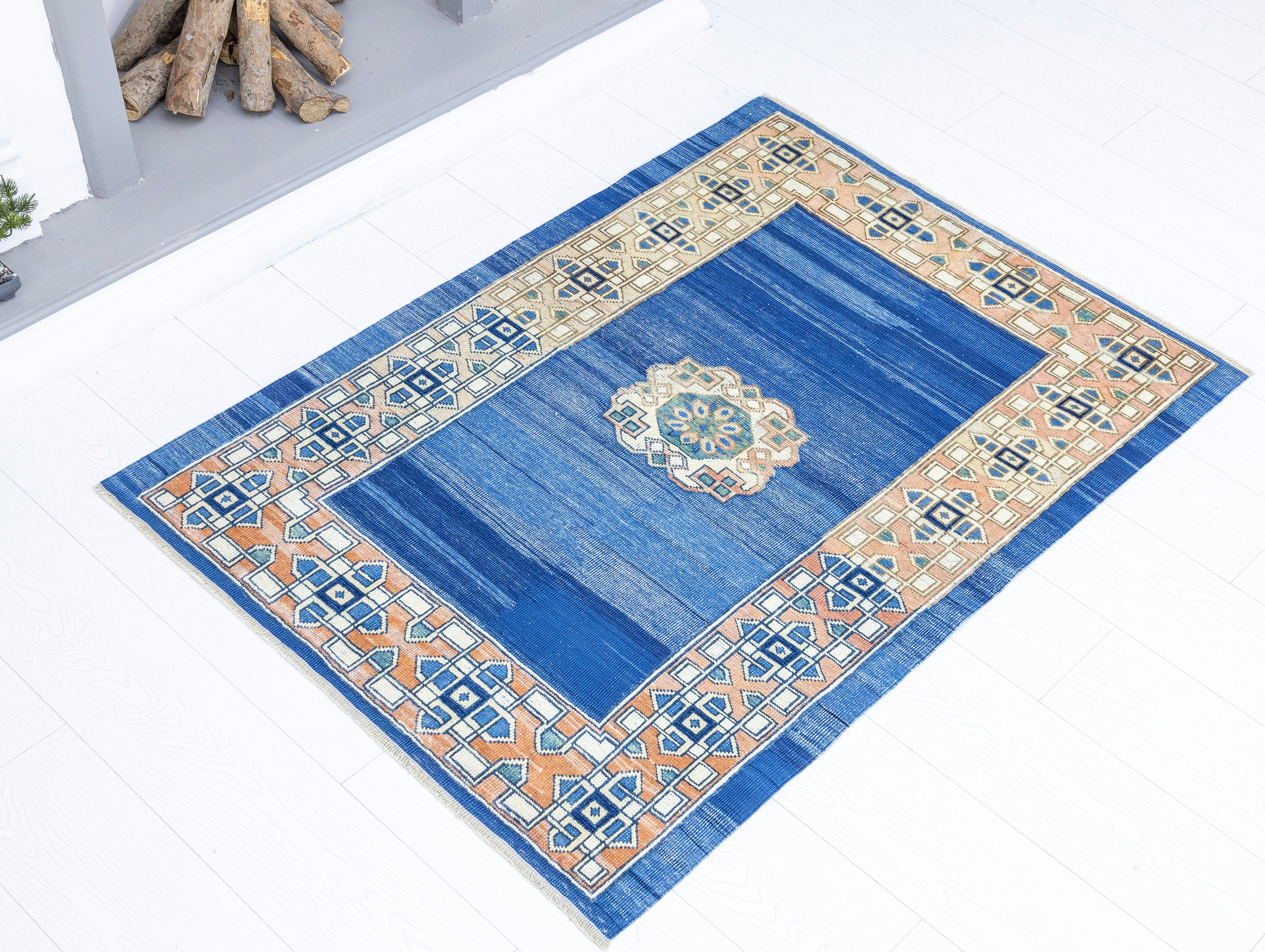 ヴィンテージブルートルコ絨毯 – 手織りウシャックスタイル、3.6x4.10