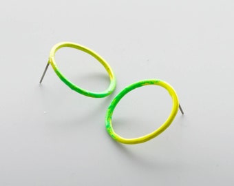 medium chartreuse and neon green studs, minimalist open circle earrings, simple powder coat wire jewellery, lightweight and easy to wear