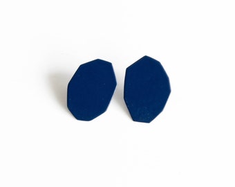 medium navy blue geo earrings, geometric studs, simple hypoallergenic posts in powder coated metal, hand cut metal plate, lightweight basic
