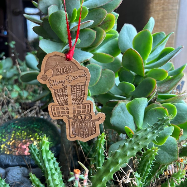 Merry Discmas! Wooden disc golf christmas ornament! Great Christmas gift for any disc golf lovers in you life!