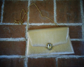 vintage women's metallic gold clutch handbag Mod retro prom formal evening And 1950's