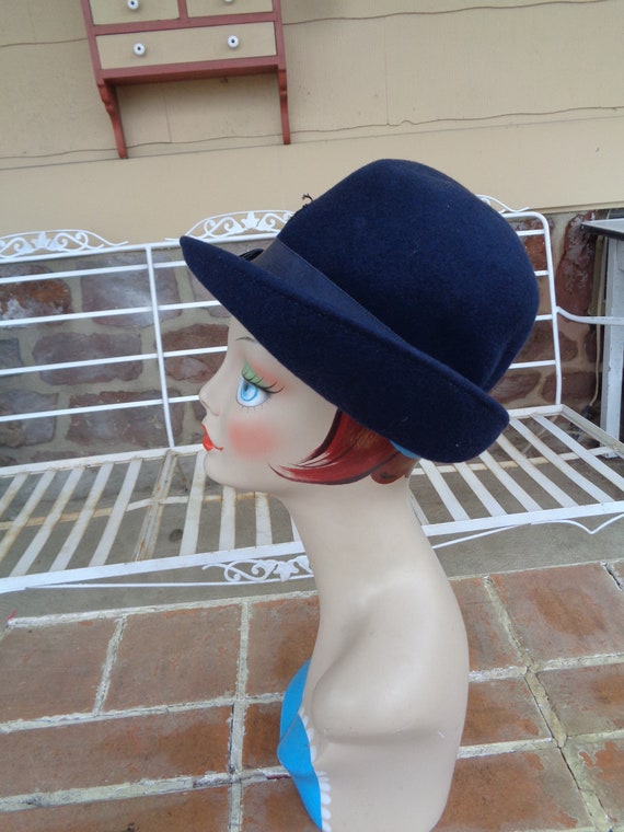 vintage women's felt wool Lancaster bucket hat mi… - image 2