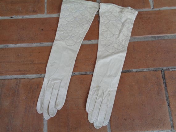 Vintage women's white kids leather long gloves we… - image 1