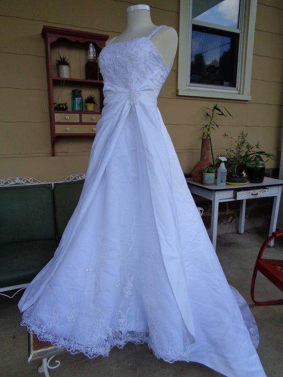 vintage women's wedding dress gown David's Bridal… - image 1