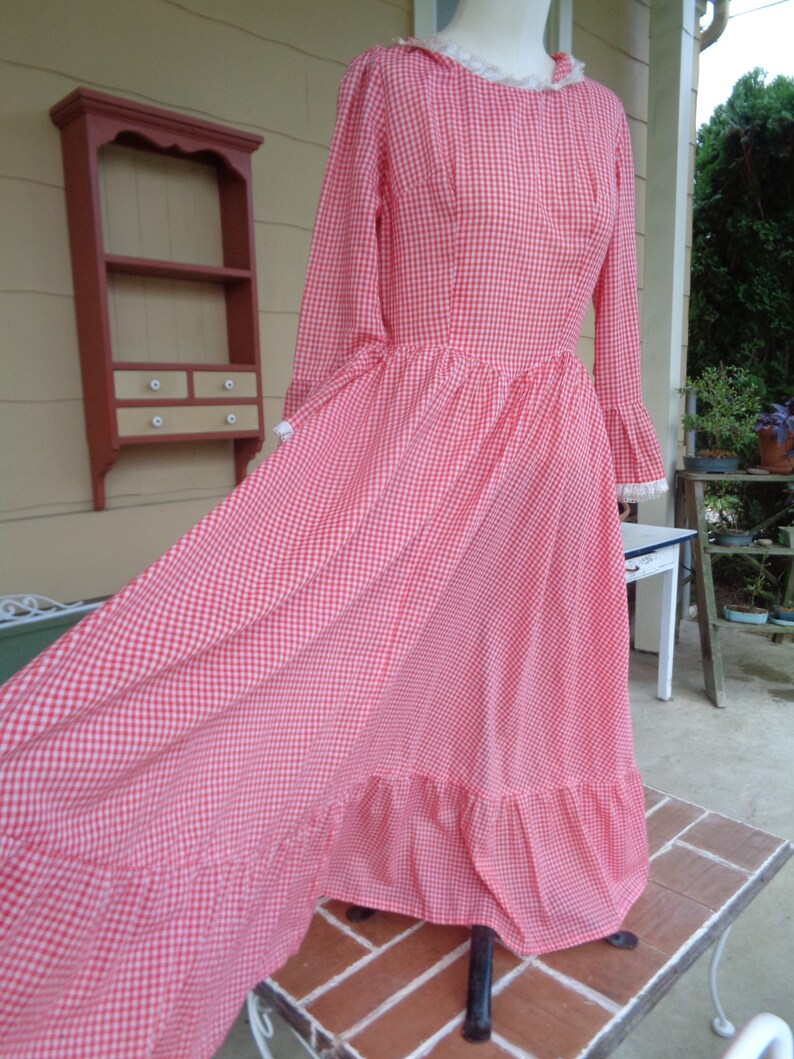 vintage women/'s gingham dress 1960-70/'s red Halloween Prairie dress costume