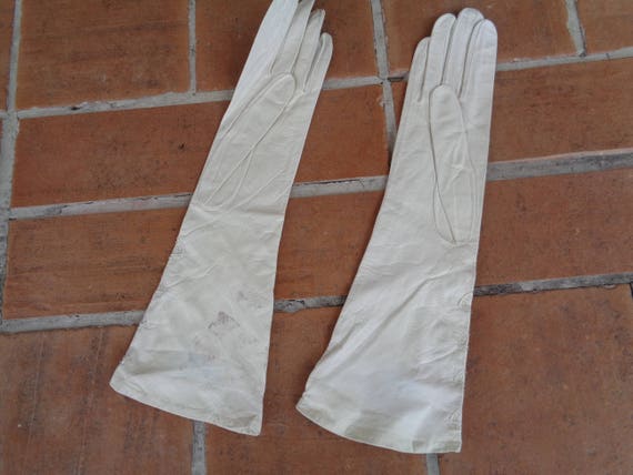 Vintage women's white kids leather long gloves we… - image 2