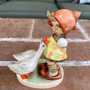 Vintage Hummel figurine goose girl TMK-6 Germany 4" dated signed collectible Goebel