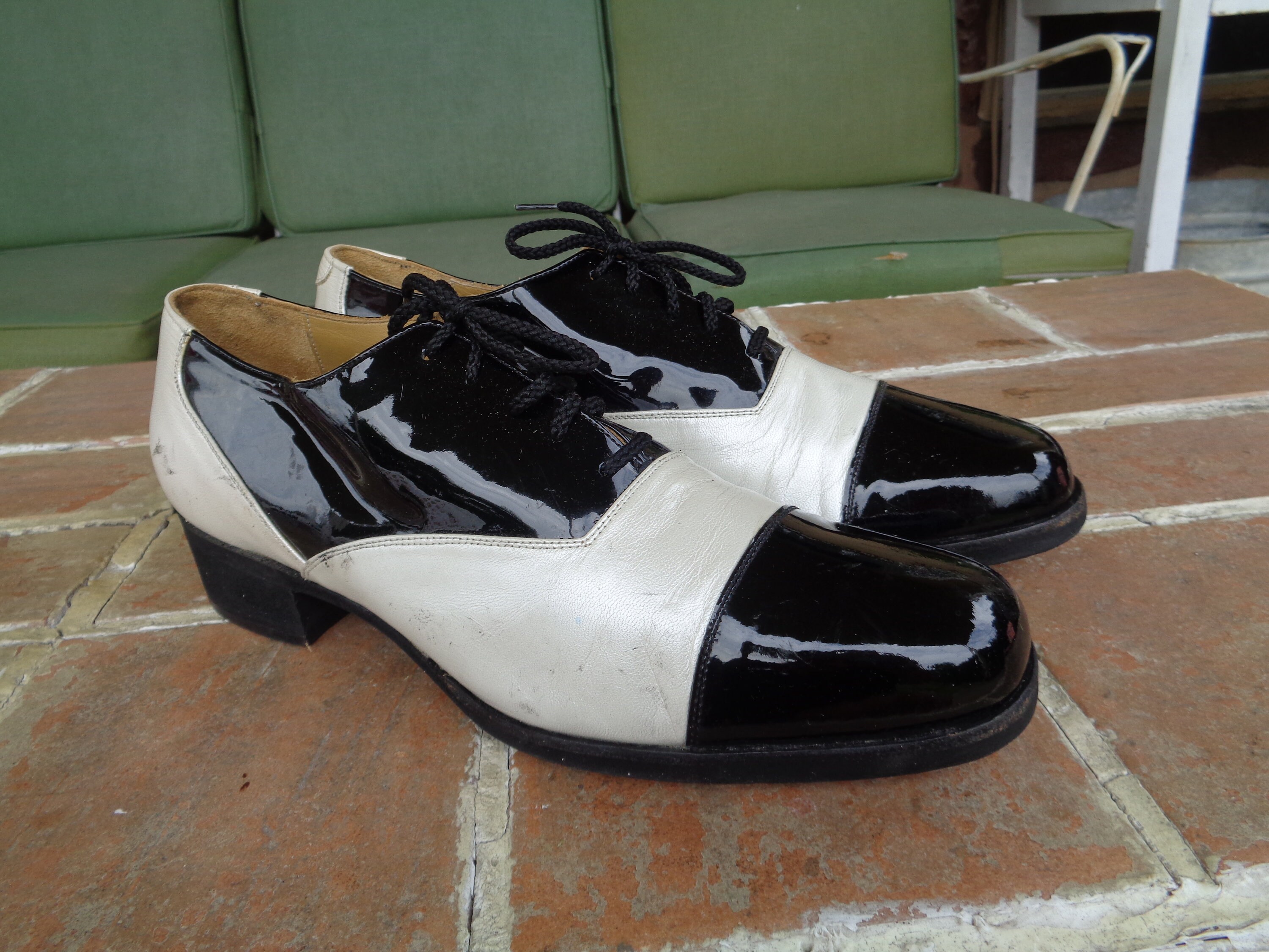 Mens black and hotsell white saddle shoes