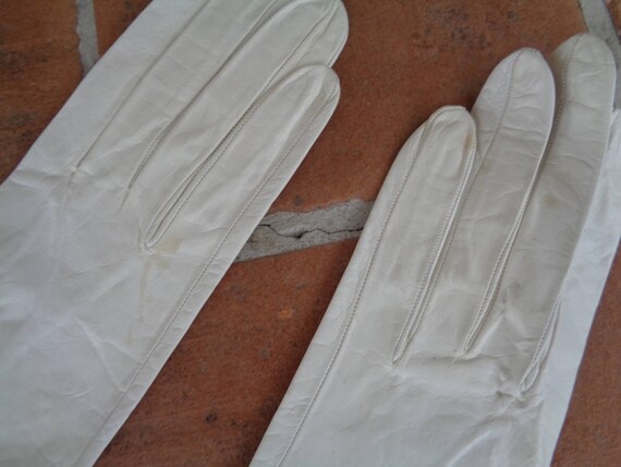 Vintage women's white kids leather long gloves we… - image 4