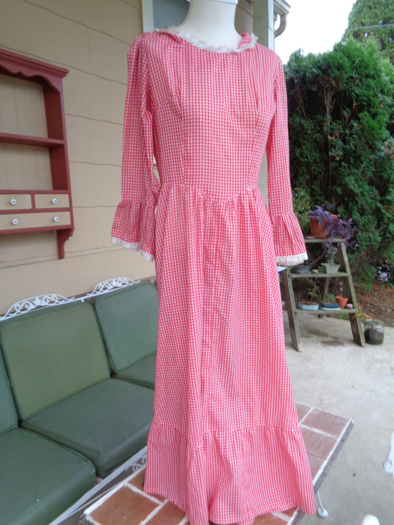 vintage women/'s gingham dress 1960-70/'s red Halloween Prairie dress costume