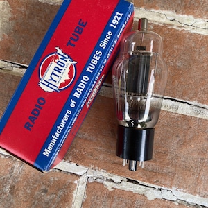 Vintage Hytron Transmitting tube radio electronics corporation 6BG6G large novelty industrial