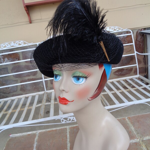 Vintage women's black felt wool hat feather millinery Weissman early plume 1940's