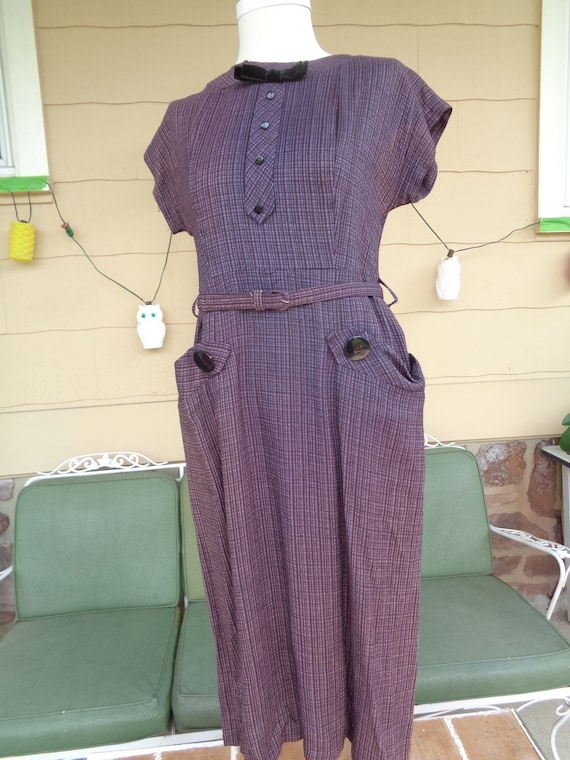Vintage women's 1940's day dress frock clothing ro