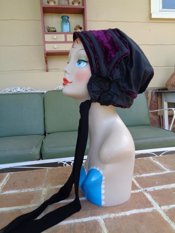 Antique women's Victorian bonnet purple velvet mo… - image 2