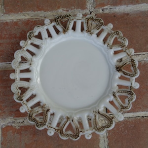 assiette en verre de lait vintage Hearts Westmoreland Valentines 7&quot; verrerie décorative ajourée en dentelle