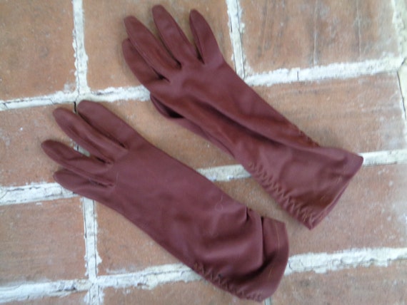 vintage women's gloves brown nylon 1950's size 7 … - image 3