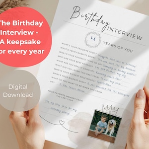 Könnte beinhalten: Ein druckbares Geburtstagsinterview mit dem Titel "Birthday Interview" und der Zahl "4" in einem Kranz. Der Text enthält Fragen nach Lieblingsdingen und ein Foto eines Kindes und eines Hundes. Der Text "Digitaler Download" ist ebenfalls vorhanden.