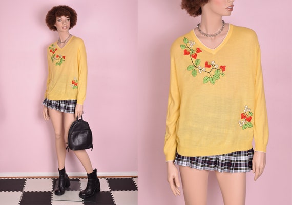 60s 70s Embroidered Strawberry Sweater/ Large/ 196