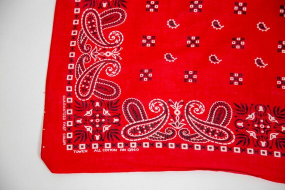 50s 60s Red Paisley Tower Fast Color Cotton Banda… - image 2