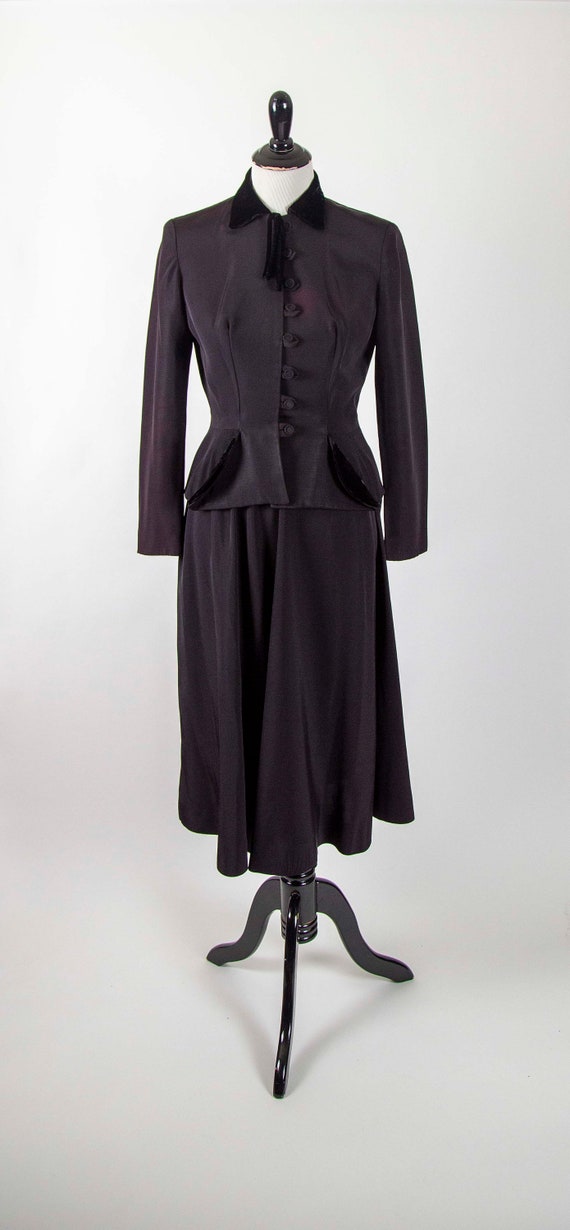 40s 2 piece Black Rayon and Velvet Skirt Suit Size