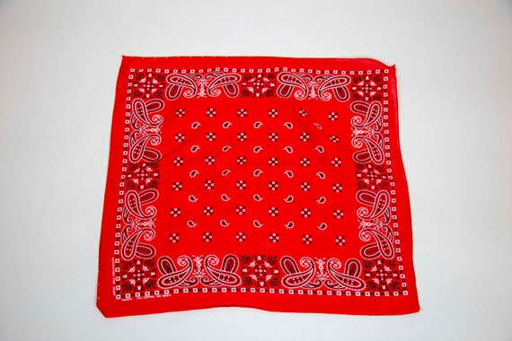 50s 60s Red Paisley Tower Fast Color Cotton Banda… - image 1