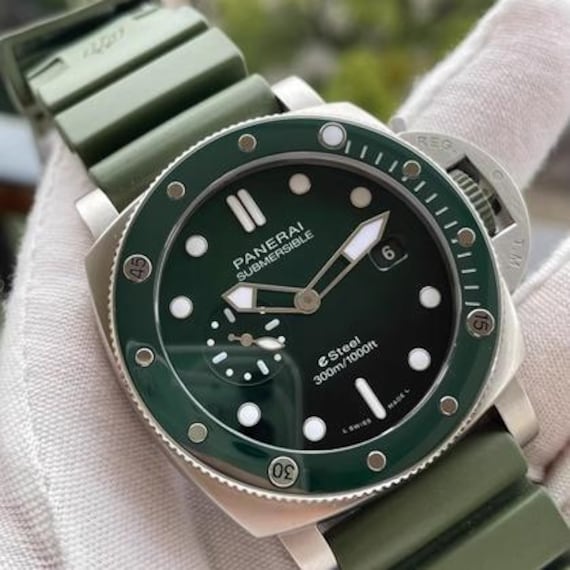 Vintage Panerai Submersible QuarantaQuattro eSteel Automatic Men's Watch Item No. PAM01287