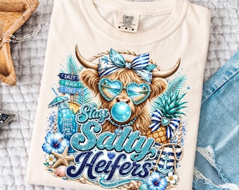 Vacas salteadas PNG, diseño divertido de vaca de las Tierras Altas para la playa de verano por sublimación, descarga digital divertida de vaquera tropical para vacaciones