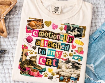 PNG "Emocionalmente apegado a mi gato", diseño gráfico divertido para amantes de los gatos, descarga digital.