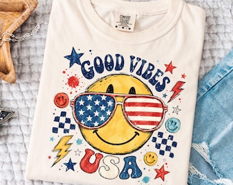 Cara sonriente retro patriótica y divertida en formato PNG, diseño gráfico pintado a mano con acuarela, descarga digital.