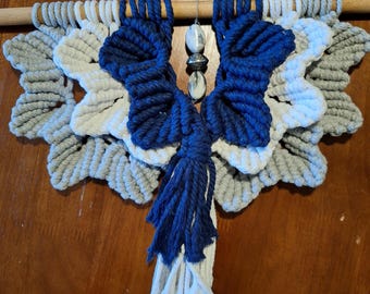 Macrame wall hanging
