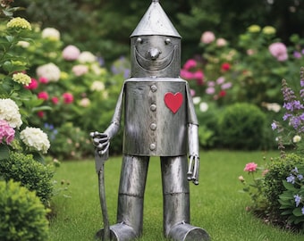 Estatua de metal con forma de hombre de hojalata para jardín, decoración rústica de robot para patio, escultura de exterior original, arte en metal reciclado, regalo único para propietarios de viviendas.