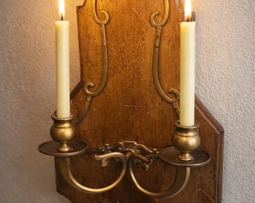 Paire d'appliques à bougie en fougère dorée d'origine italienne En