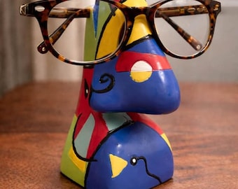 Muzeum Brand Picasso-Style Eyeglass Holder – Hand-Painted Geometric Figurine