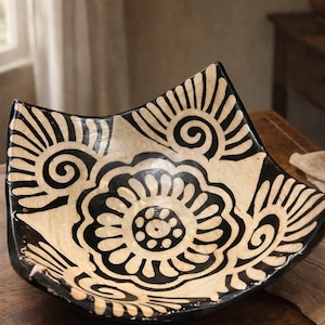 Vintage Hand-Painted Copán Ruinas Pottery Bowl