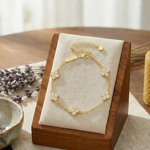 14K Gold Clover Bracelet, Genuine Moissanite with GRA Certificate, Sparkling Ethical Jewelry, Four-Leaf Clover Style