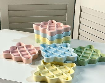 Ceramic Slow Feeder Plate for Cats & Small Dogs – Shallow Feeding Dish