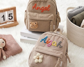 Gepersonaliseerde corduroy peuterrugzak met aangepaste naam, handgeborduurde peutertas, corduroy kindertas met aangepaste naam, terug naar school cadeau,