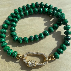 Collier En Malachite Et Hématites - Fermoir Plaqué Or 18 Carats - Pierre Naturelle