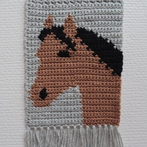Horse scarf crochet pattern. Instant download instructions to make a dark bay horse scarf image 3