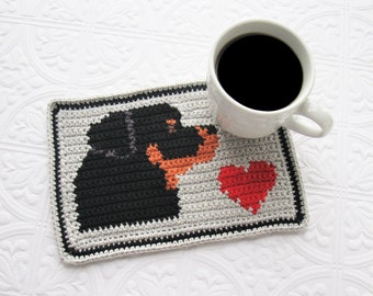 Rottweiler dog crochet pattern. Instant download mug rug pattern for dog lovers. DIY large coaster