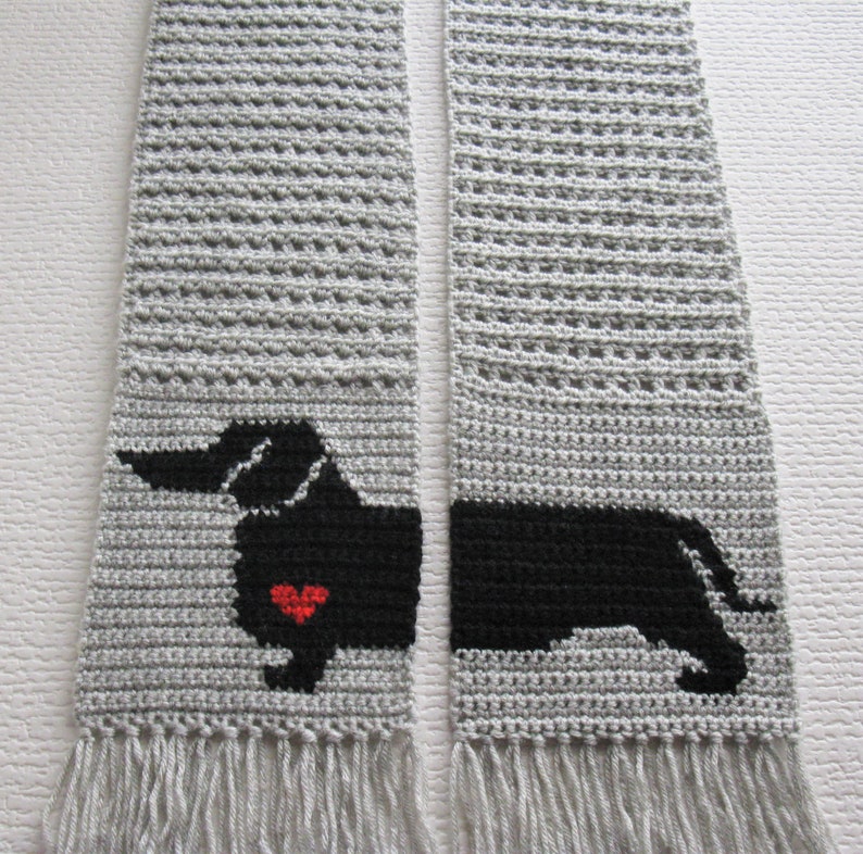 Dachshund scarf crochet pattern. Instant download for weenie dog accessory. DIY pet lovers gift image 4