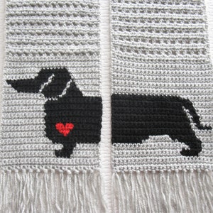 Dachshund scarf crochet pattern. Instant download for weenie dog accessory. DIY pet lovers gift