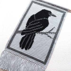 Raven-virkmönster: Intarsia-gobelängväggbonad (PDF-nedladdning)