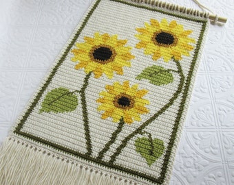 Sunflower crochet pattern. Home decor, sunflowers wall hanging. DIY wall art. PDF instant download