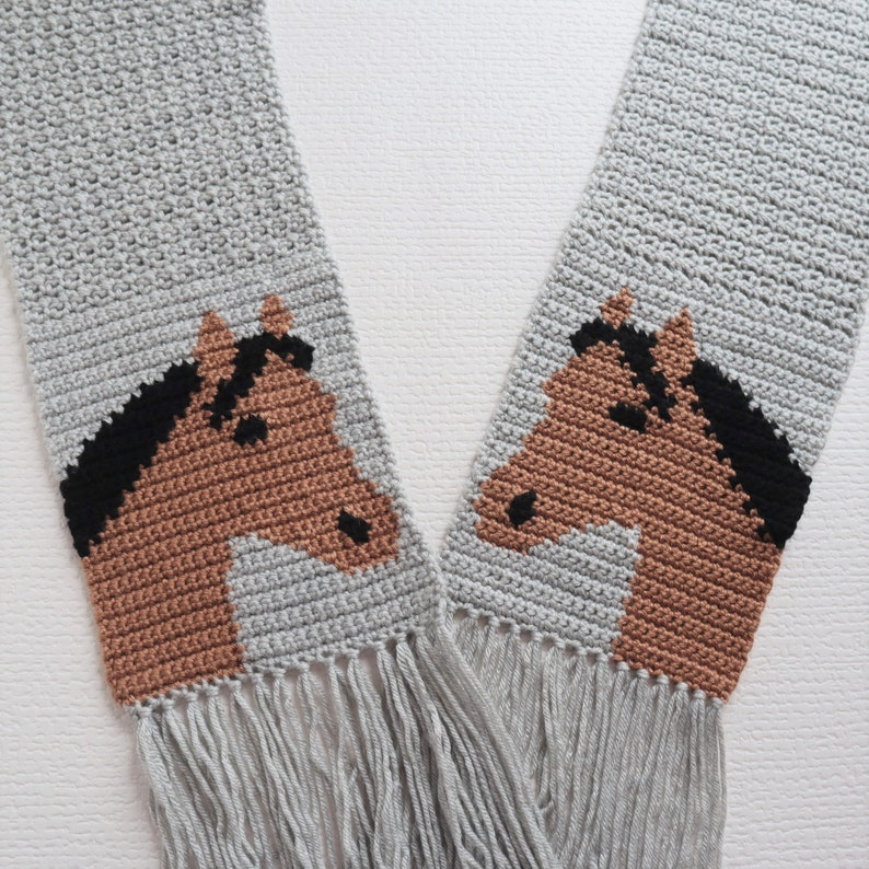 Horse scarf crochet pattern. Instant download instructions to make a dark bay horse scarf image 1
