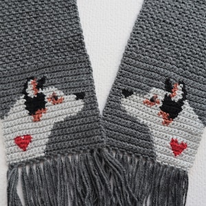 Blue Heeler crochet pattern.  DIY Australian cattle dog scarf.  Dog lovers crochet
