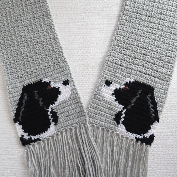 Springer Spaniel Häkelanleitung. DIY Schal mit schwarzen und weißen Spaniel Hunden.