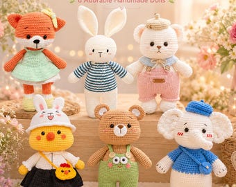 Può includere: Una collezione di sei bambole realizzate a mano all'uncinetto che include una volpe con vestito verde, un coniglio con maglietta a righe, un orso con salopette rosa, un pulcino con gonna nera, un orso bruno con salopette verde e un elefante con maglietta blu.